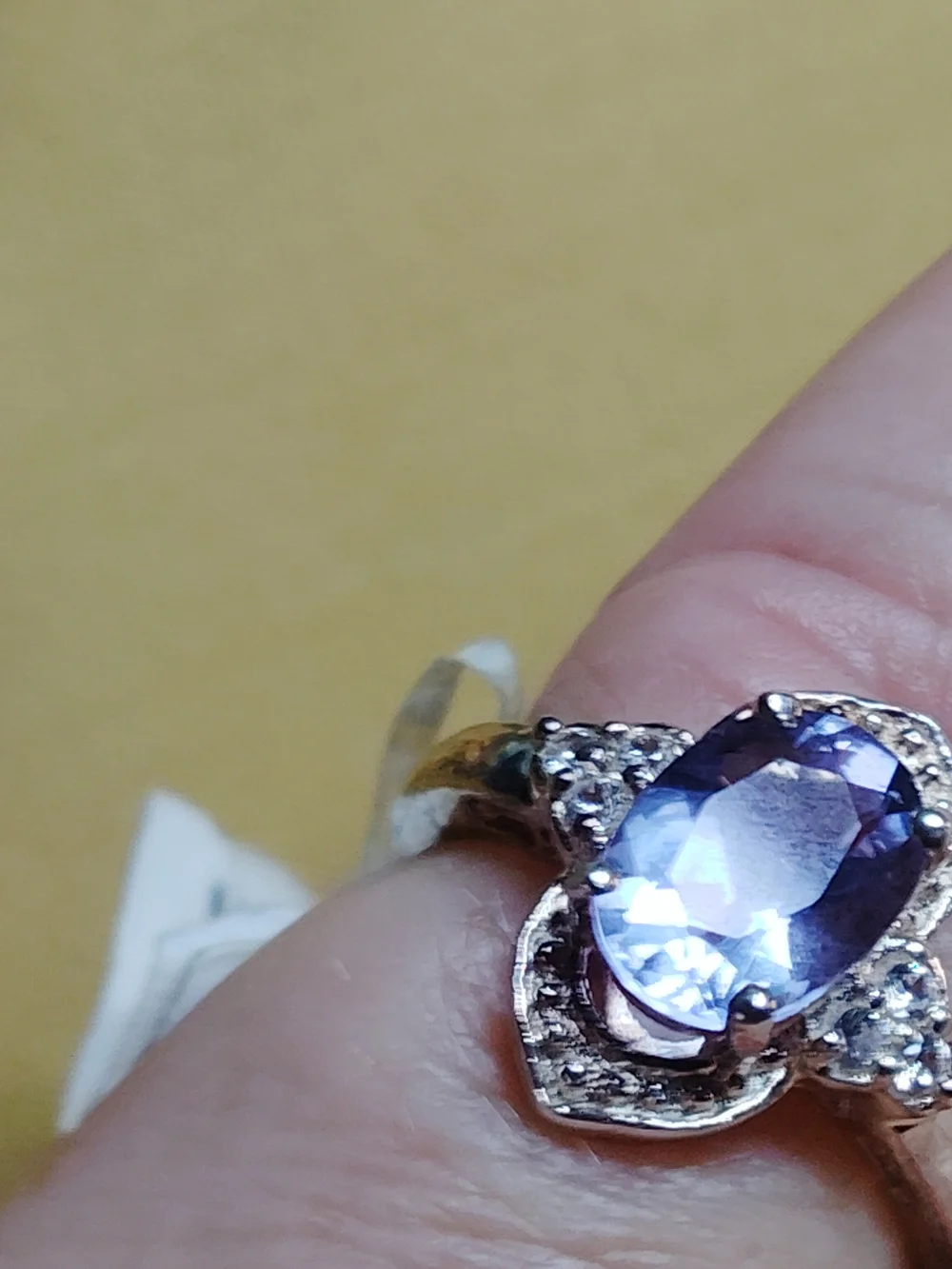 FLUORITE OVAL GEMSTONE AND SPARKLING ACCENTS OF MACASITE. STERLING RING. SIZE 5